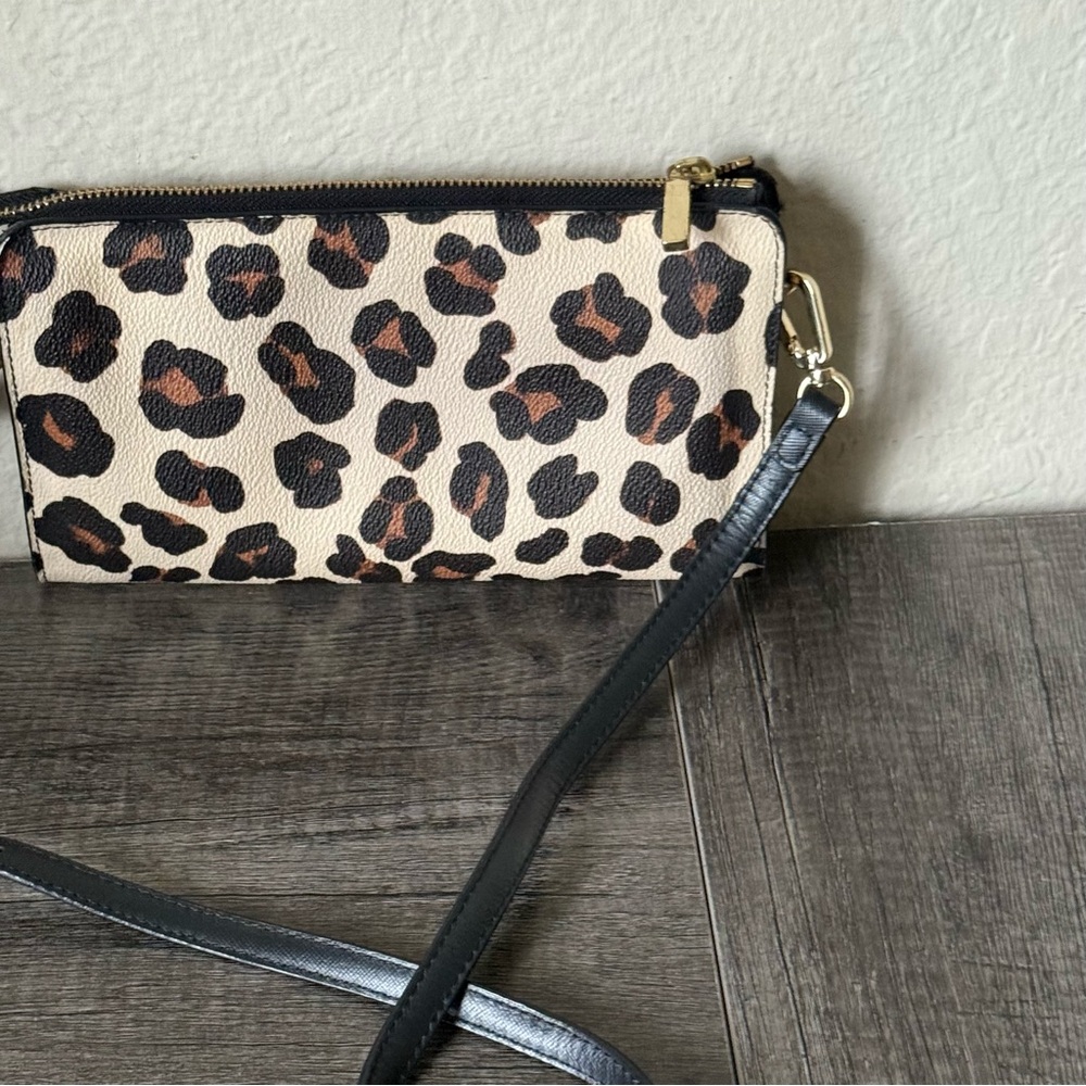 🔥 Tory Burch, leopard print Crossbody bag, PVC leather🔥 - Picture 3 of 14
